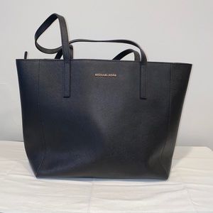 Michael Kors Rivington Extra Large Saffiano Tote